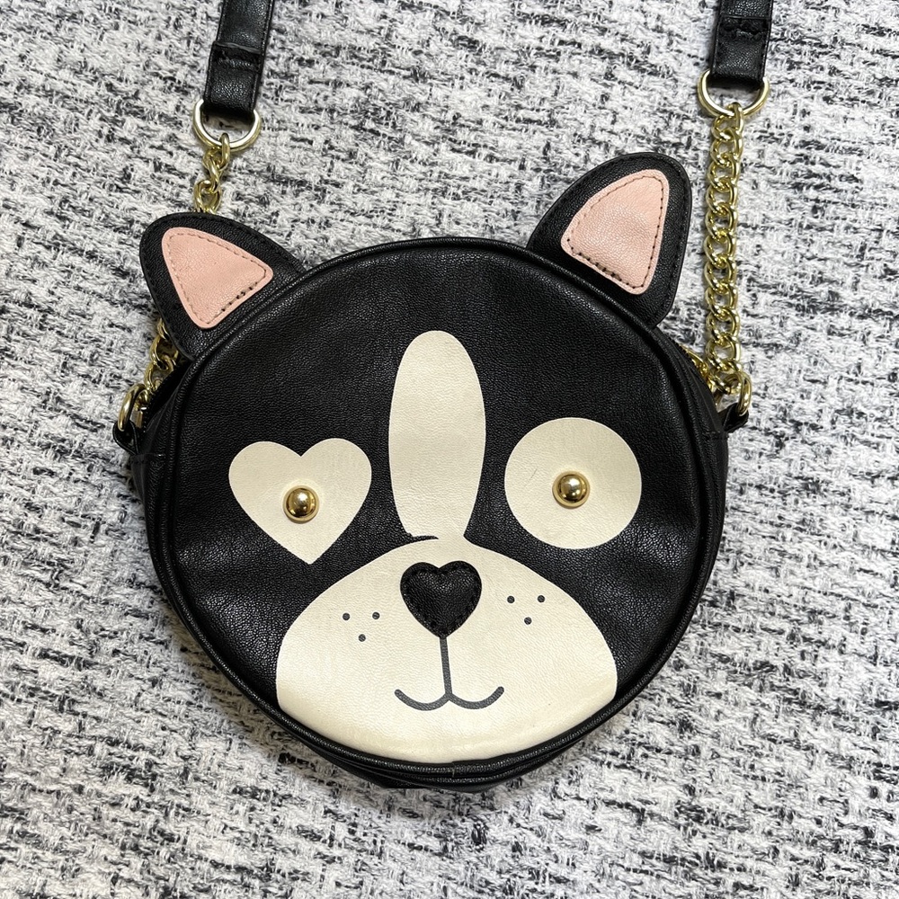 ⭐️Betsey Johnson black and white puppy circle crossbody purse - Picture 8 of 16